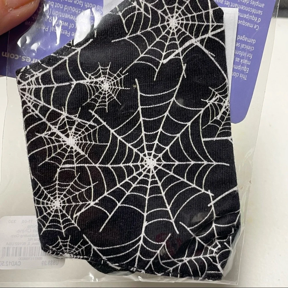 Claire’s Cloth Face Mask 3 Pcs, Random Style